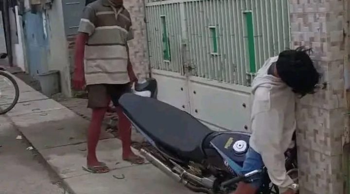 Diduga Mabuk Pengendara Motor Tabrak Pagar Rumah