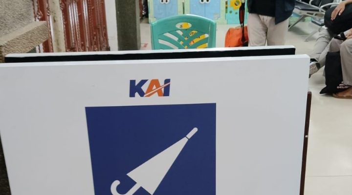 Musim Penghujan Masih Berlangsung, KAI Divre I Sumut Sediakan Pengering Payung Bagi Penumpang KA