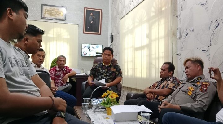 Warga Geruduk Kantor Camat Medan Amplas Terkait Persoalan Pemilihan Kepling