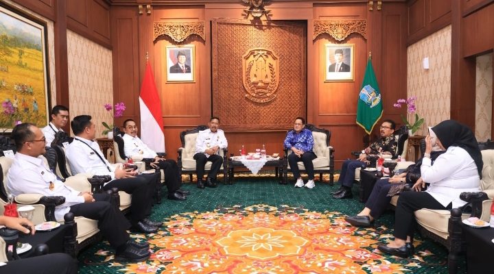 Kakanwil Kemenkum & Pj. Gubernur Jatim Bahas Kolaborasi di Bidang Hukum, HAM, Imigrasi dan Pemasyarakatan