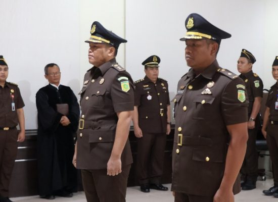 Lantik Kasi Datun dan Kasi PAPBB yang baru, ini pesan Kajari Medan Fajar Syah Putra