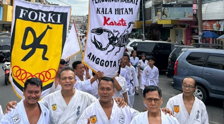 Gerak Jalan Peringatan HUT ke 53 Peguruan Karate Kala Hitam di P.Siantar Sukses