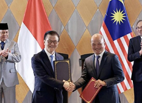 Di Hadapan Presiden Prabowo dan PM Malaysia, Axiata-Sinar Mas Teken 2 Kerja Sama Teknologi