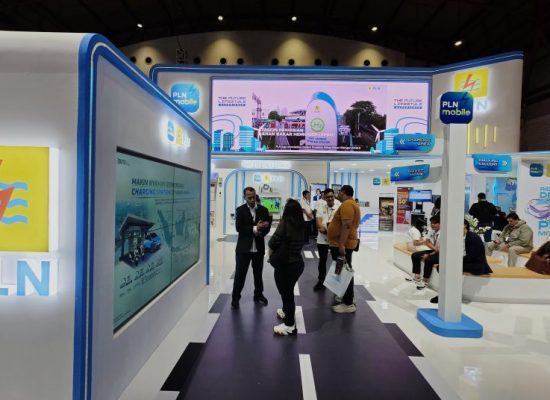 PLN Tebar E-Voucher Rp2 Juta untuk Pembeli Kendaraan Listrik di IIMS 2025