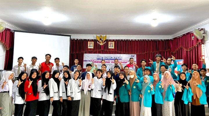 JNE Gelar Kegiatan Di SMKN 1 Dan STAI AL Hikma Tebing Tinggi Bertanuk JNE Connecting Happiness For Education