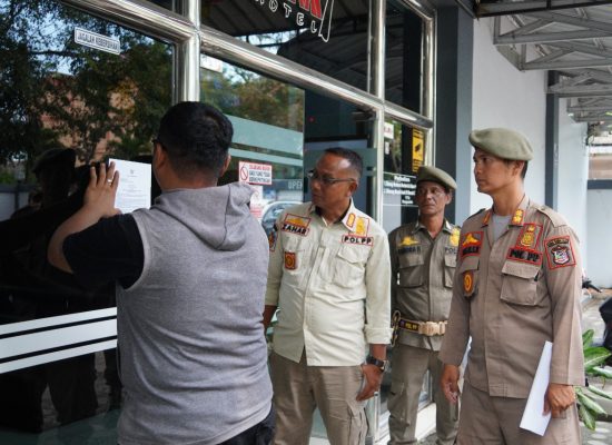 Satpol PP Tanjungbalai Sosialisasi dan Bagikan Surat Edaran Wali Kota Terkait Larangan Selama Bulan Ramadhan Di Sejumlah Lokasi