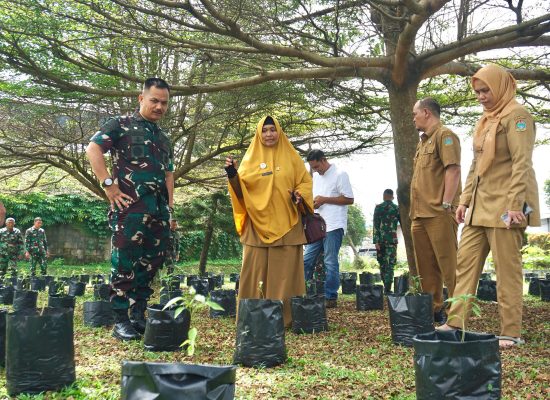 Yonko 469 Kopasgat – Distan Latih Prajurit Tanam Jagung dan Cabai