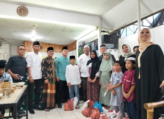 Jalin Silaturahmi IKAL SMPN XI 87 Medan Bukber dan Berbagi Pada Anak Yatim