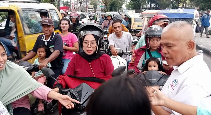 Dipimpin HA Nuar Erde, Wartawan di IMO Sumut Berbagi Berkah Ramadan Kepada Pengguna Jalan