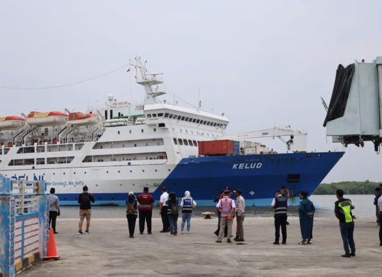 Pemprovsu Berangkatkan Gelombang Terakhir Pemudik Moda Bus dan Kereta Api
