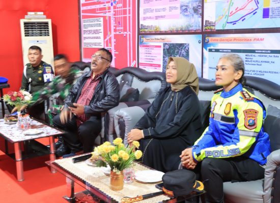 Pemantauan Sitkamtibmas Malam Idul Fitri 1446 H Kapolres Pematangsiantar Bersama Forkopimda Ikuti Zoom Meeting
