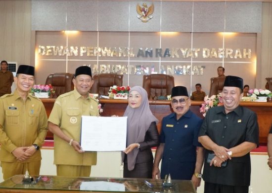 Paripurna DPRD, Bupati Langkat Syah Afandin Sampaikan LKPJ 2024