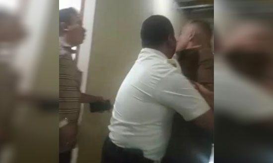 Dua Anggota DPRD Medan Ribut dan Baku Hantam Di Toilet
