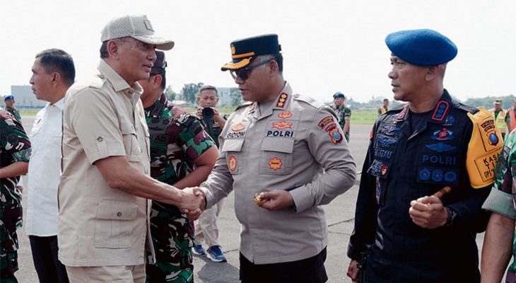 Kapolrestabes Medan Sambut Kunjungan Menteri Pertahanan RI Di Lanud Soewondo