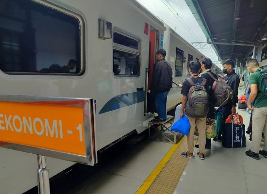 Kebijakan WFA Perlancar Arus Mudik dan Balik Lebaran dengan Kereta Api di Sumut