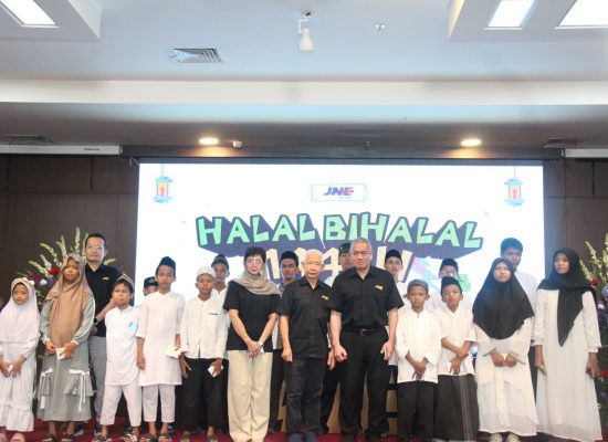 JNE Gelar Halal Bihalal 1446 H Bersama Untuk Maju dan Bahagia