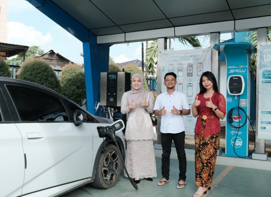 Kartini Masa Kini! Srikandi PLN Binjai Edukasi SPKLU dan Gaungkan Revolusi Energi Bersih