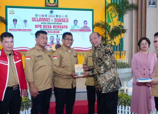 Bupati Langkat Syah Afandin Kukuhkan DPD Desa Bersatu, Dorong Desa Jadi Kekuatan Daerah