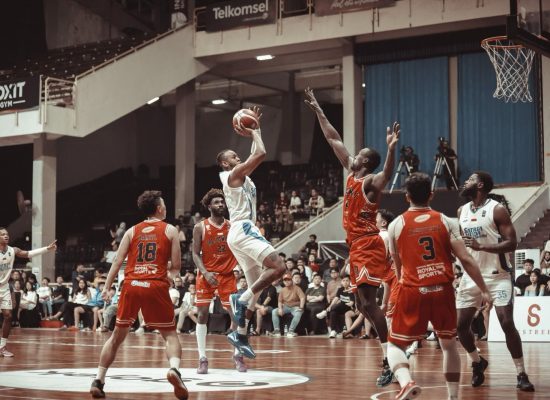 Melalui Olahraga Basket Indosat Ooredoo Hutchison Dukung Pemberdayaan Generasi Muda Indonesia