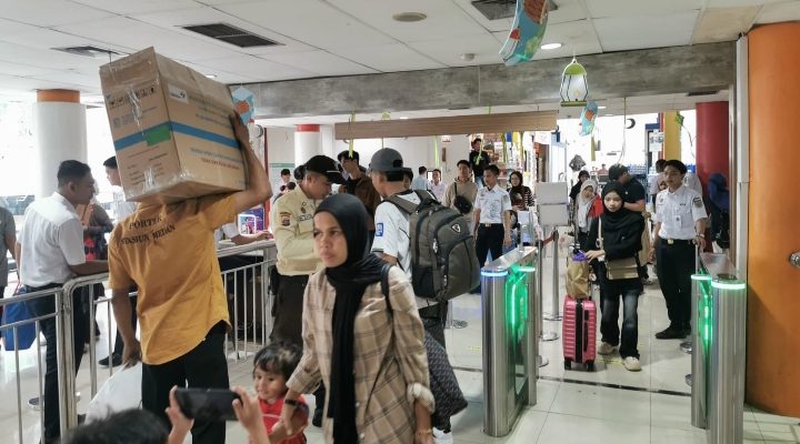 KAI Divre I Sumut Layani 9.800 Penumpang Di Hari Pertama Lebaran