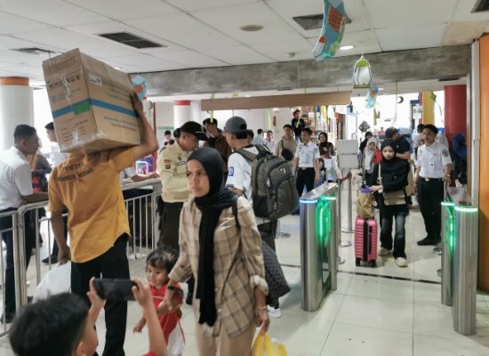 Sebanyak 21.282 Penumpang Kerta Api  Tiba di Stasiun Medan Pada Arus Balik Lebaran 2025