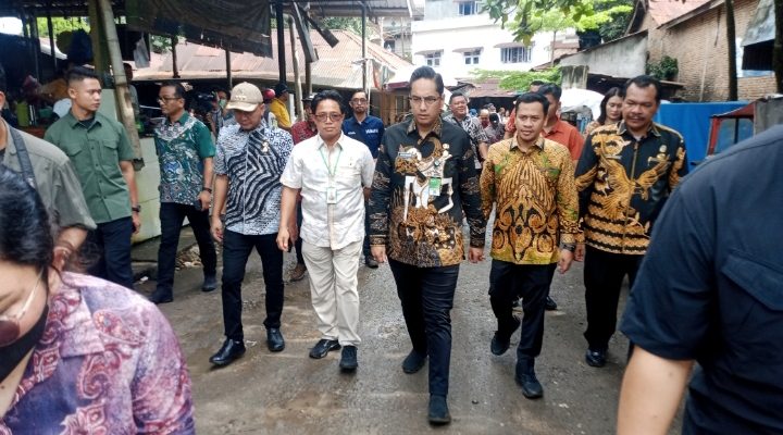 Wali Kota Medan Rico Waas Tinjau Pasar Simalingkar, Besok Mulai Pengerjaan Normalisasi Drinase