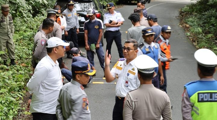 Dishub Sumut, Bersama Dishub Langkat dan Polres Binjai Pasang Pembatas Jalan dan Rumbles Strip di Lokasi Rawan Kecelakaan
