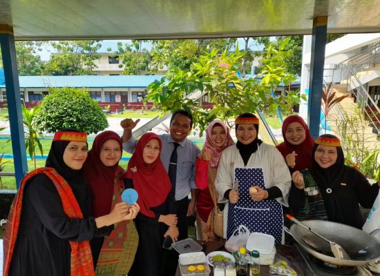 Hardiknas Paling Seru! SLB E Negeri Pembina Medan Rayakan dengan Tarian Massal dan Lomba Masak Nasi Goreng