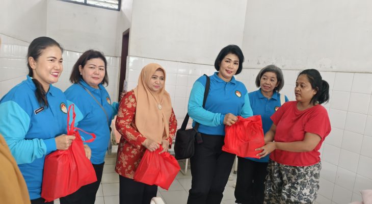 DWP Provsu Gelar Bakti Sosial di Rumah Sakit Jiwa Prof. M. Ildrem, Serahkan 230 Paket Bantuan