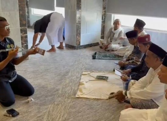 Tindaklanjuti Arahan Kasetops, Tim Linjam PPIH Sektor 4 Makkah Gelar Sosialisasi Cara Aman Gantung Nusuk
