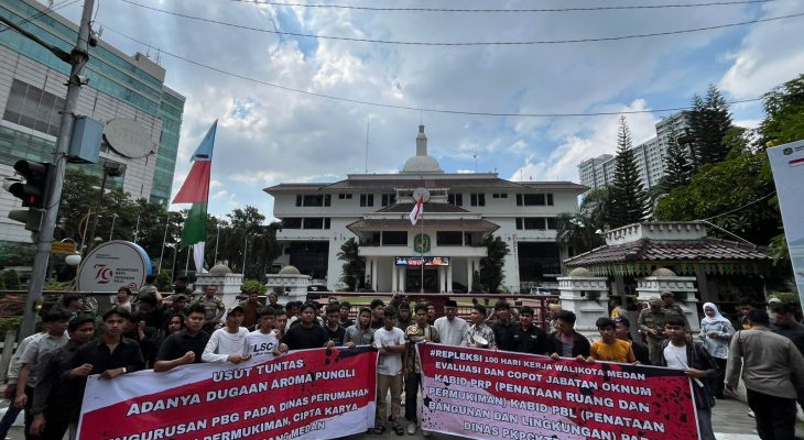 Masa Aksi Dari Lembaga GEMA sambangi Kantor Dinas Perkim Terkait Dugaan Pungli