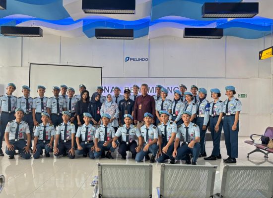PT Pelindo Regional 1 Belawan Terima Kunjungan SMK Teknik Tekno Nusantara di Terminal Penumpang Bandar Deli Pelabuhan Belawan
