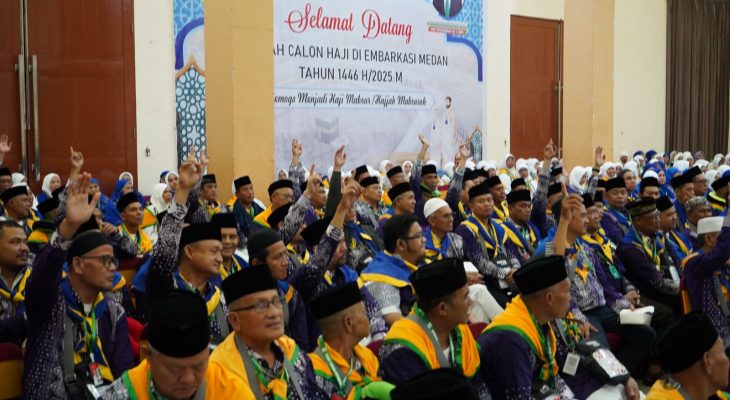 Bupati Beri Tali Asih Untuk 178 Jemaah Calhaj Tapsel