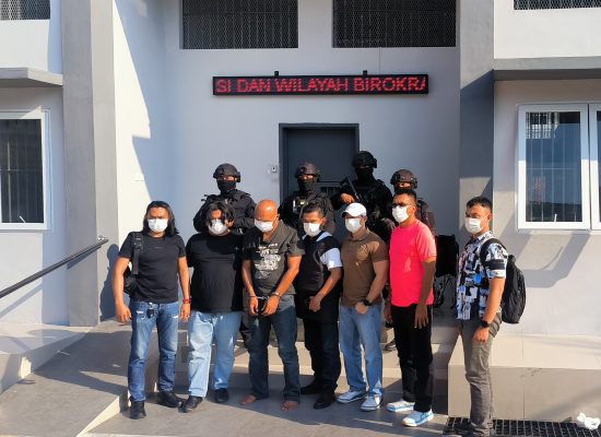 Gabungan Tim Tabur Kejaksaan dan TNI Berhasil Amankan DPO Terpidana ESG Alias Godol
