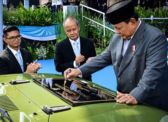Presiden Prabowo Resmi Luncurkan Mobil Taktis Listrik MV3 “Pandu” Buatan Pindad