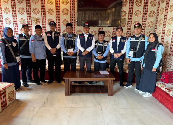 Tim Pengawas Haji Kunjungi Jemaah Calhaj Kloter 22 KNO