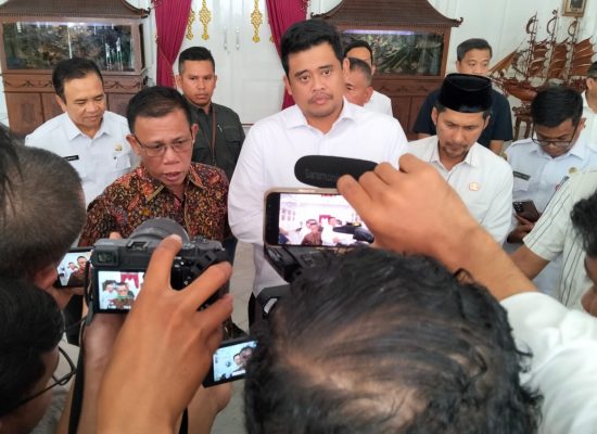 Bahas 4 Pulau, Masinton Dampingi Bobby Temui Muzakir Manaf