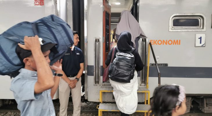 Hari Pertama Masa Long Week End Idul Adha, 3.604 Penumpang Berangkat dari Stasiun Medan