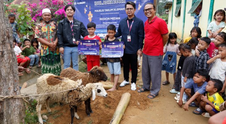 Rayakan Idul Adha 1446 H, XLSMART Salurkan Hewan Kurban untuk Masyarakat