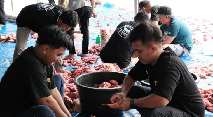 Rayakan Idul Adha 1446 H, Pegawai PLN UID Sumatera Utara Tebarkan Kebaikan Lewat Hewan Kurban