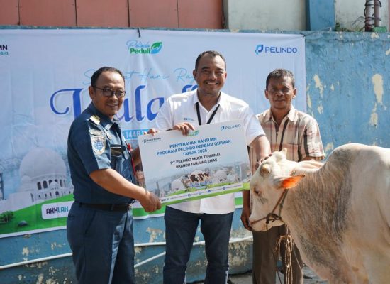 Pelindo Multi Terminal Grup Salurkan 90 Ekor Hewan Qurban di Sekitar Wilayah Pelabuhan