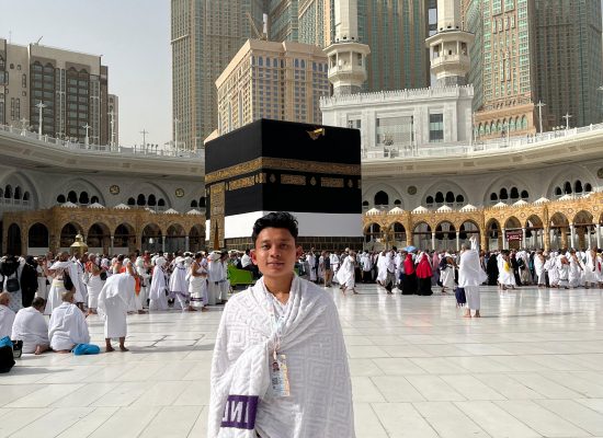 Kisah Unik Yazid, Jemaah Termuda Kloter 09 KNO, Dipermudah Jalankan Ibadah Haji Berkah Membantu Jemaah Lansia