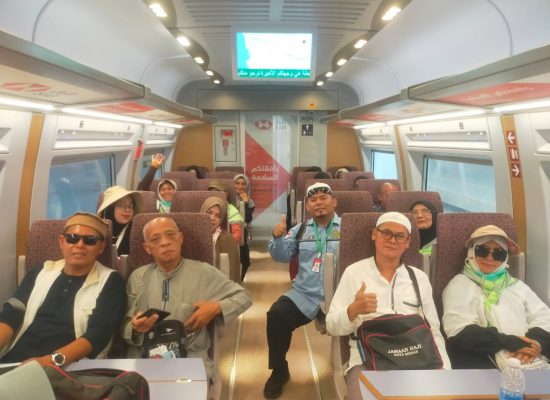 Jelang Kepulangan, Jemaah Haji Kloter 9 KNO City Tour Kereta Api Cepat ke Jeddah