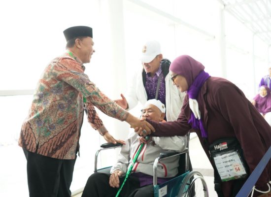 PPIH Debarkasi Medan Dampingi Jemaah Haji Kloter 12 JKS Hingga Kembali ke Jakarta