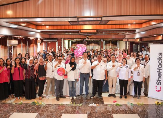Melalui SheHacks 2025 Indosat Ooredoo Hutchison Buka Peluang Technopreneur Perempuan di Nias