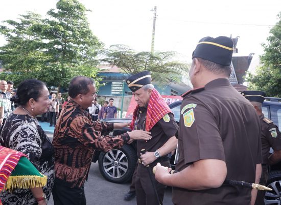 Kajati Sumut Motivasi Seluruh Jajaran Kejari Karo Jaga Kekompakan dan Tingkatkan Pelayanan