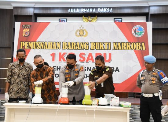 Polres Aceh Timur Musnahkan Barang Bukti 1 Kg Sabu Dalam Rangka HUT Bhayangkara Ke 79