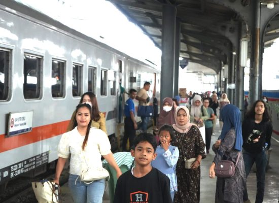 Penumpang KA di Sumut Naik 36 Persen Hari Pertama Long Weekend Tahun Baru Islam Bersamaan dengan Libur Sekolah