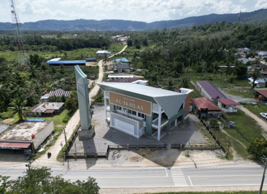 Masjid Al-Ikhlas, Bangunan Religius Unik yang Memikat Mata di Moramo