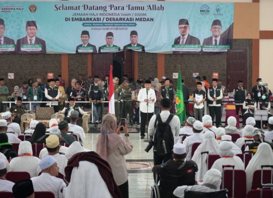 Jemaah Haji Kloter 1 Asal Padangsidimpuan Tiba di Tanah Air